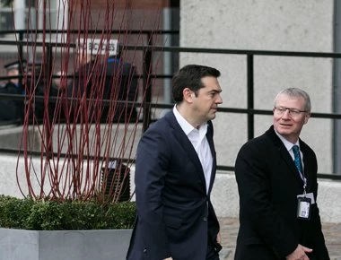 Οργή κατά Α.Τσίπρα από Ελληνες και στο Λονδίνο: «Προδότη, πούλησες τη Μακεδονία» (βίντεο)